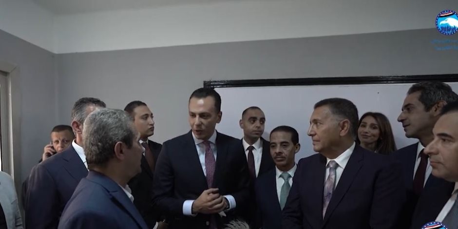 «مستقبل وطن» يواصل مبادراته الخدمية بالقليوبية.. رفع كفاءة المدارس ودعم غير القادرين (فيديو)