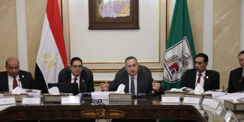 في أول أيام العام الدراسي الجديد وزير التعليم العالي والقائم بعمل وزير الثقافة يتفقد جامعة القاهرة ويطمئن على انتظام الدراسة