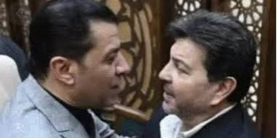 لإيقاف هذا العبث.. مصطفى كامل يرد على جدل رفضه تسلم درع تكريم هانى شاكر