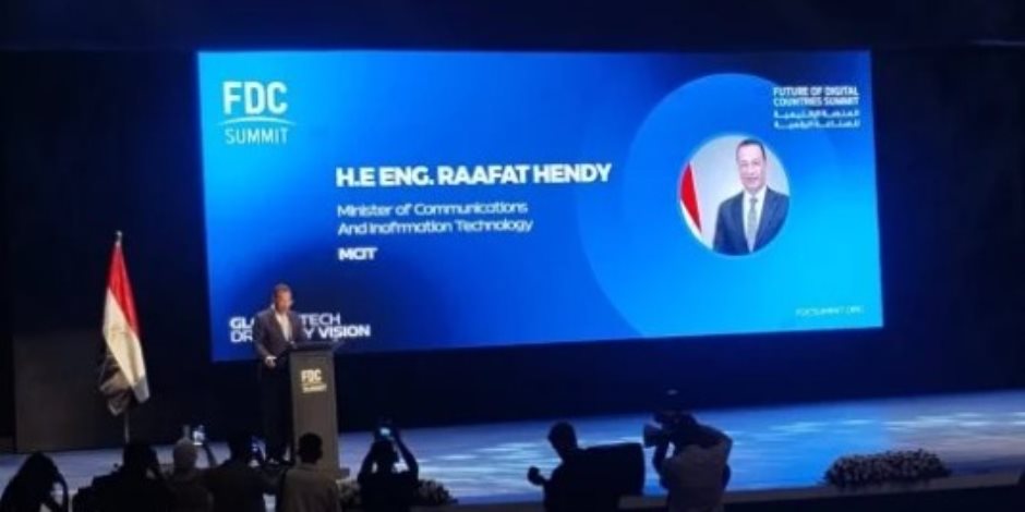 وزير الاتصالات: إتاحة كافة الخدمات الحكومية على منصة مصر الرقمية بحلول 2030