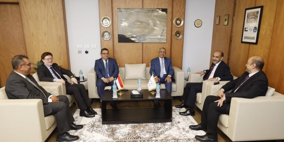الرئيس التنفيذي لوكالة الفضاء المصرية يستقبل رئيس الأكاديمية العربية للعلوم والتكنولوجيا والنقل البحري لبحث أوجه التعاون المشترك