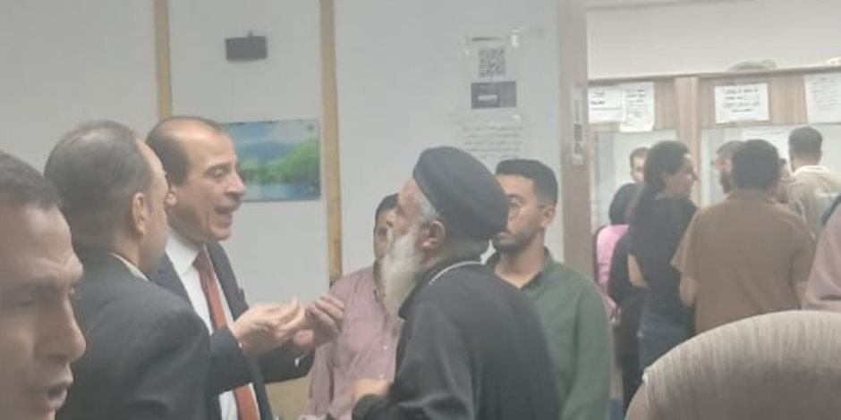  نائب وزير الصحة يتفقد إدارات التكليف والتراخيص ومعامل الصحة العامة لمتابعة انتظام العمل وتيسير الخدمات