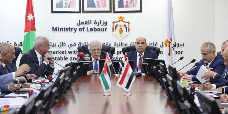 وزير العمل يبحث مع نظيره الأردني تعزيز سبل التعاون وتنظيم سوق العمل