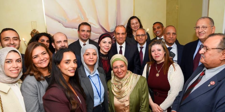 وزير الخارجية يلتقي المصريين العاملين في الأمم المتحدة بنيويورك