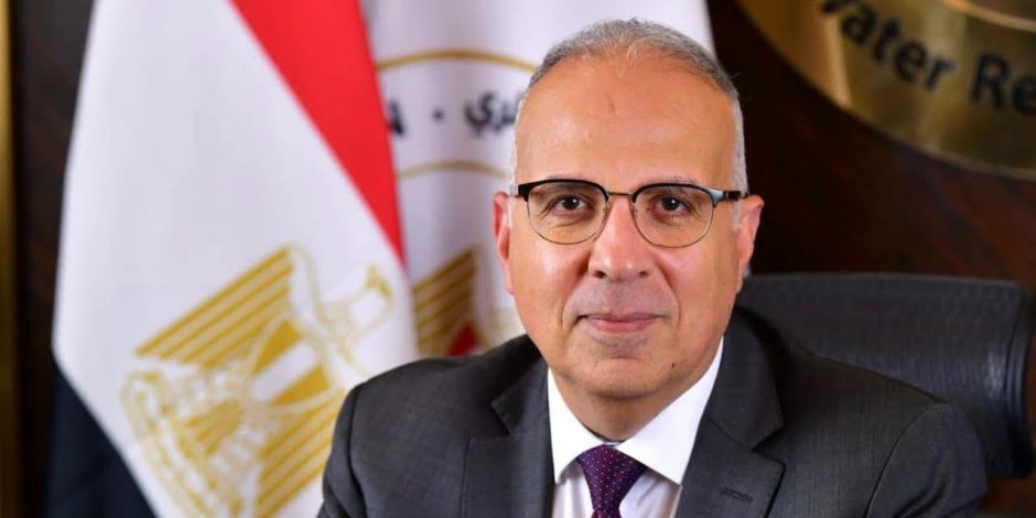 وزير الرى يتابع مستجدات تنفيذ "المشروع القومي لضبط نهر النيل وفرعيه"