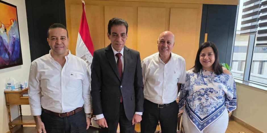 الخارجية تنجح في الإفراج عن طبيب مصري كان محتجزًا في المالديف وتسهل عودته إلى أرض الوطن