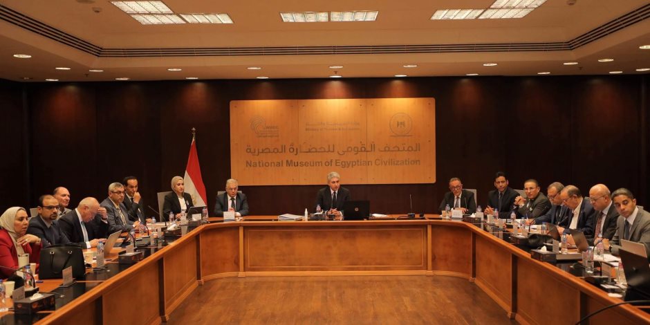 وزير السياحة والآثار يترأس اجتماع مجلس إدارة هيئة المتحف المصري الكبير