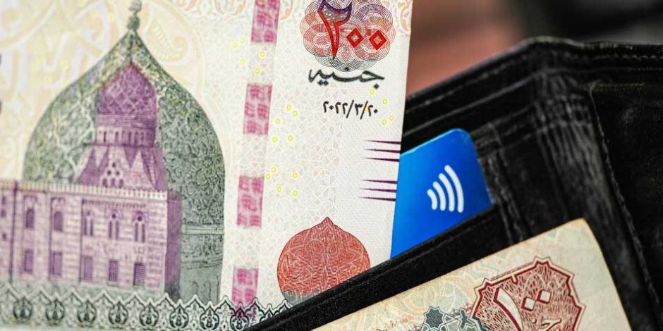 «الإفتاء» توضح حكم عدم الوفاء بكامل الثمن المتفق عليه بعد انتهاء العمل