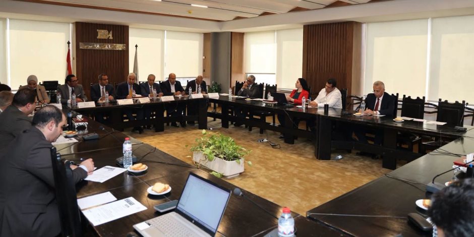رئيس جهاز تنمية المشروعات في جمعية رجال الأعمال المصريين لبحث دعم المشروعات الصغيرة والمتوسطة