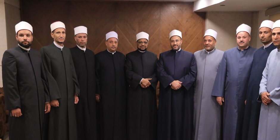 " البحوث الإسلامية " يطلق قافلة توعويَّة إلى الواحات البحريَّة دعمًا لجهود نَشْر الوعي الدِّيني والمجتمعي