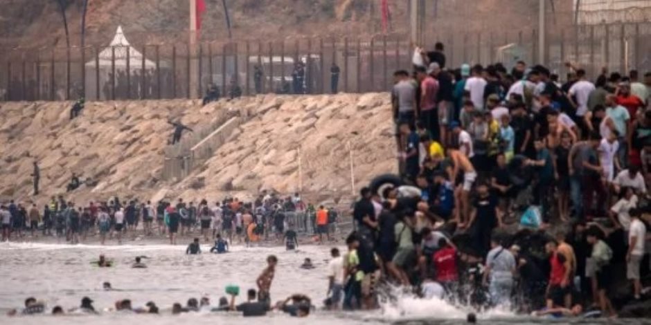 بسبب أزمة سبتة .. إيطاليا تمدد الرقابة على حدودها مع إسبانيا 15 يوما إضافية