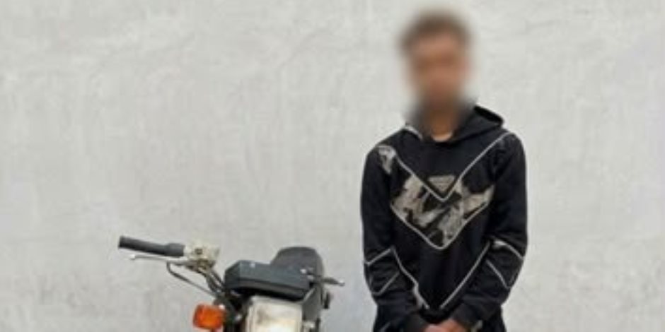 خلاف مروري.. ضبط المتهم بالتعدى على قس ونزع الصليب منه حال سيره بأحد الشوارع بالقليوبية