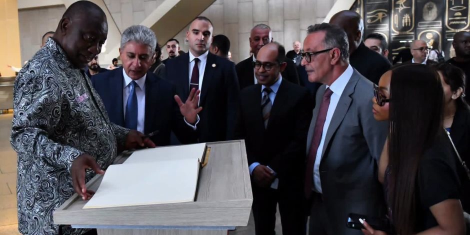 رئيس جنوب أفريقيا في قلب الحضارة المصرية.. جولة مبهرة بين المتحف الكبير وأهرامات الجيزة