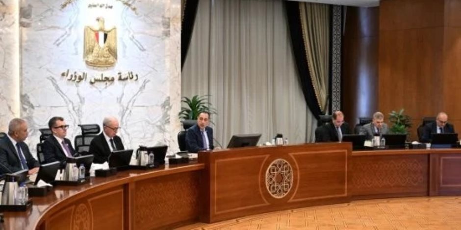 رئيس الوزراء يوجه برصد ما يُثار بشأن موارد الدولة من النقد الأجنبى