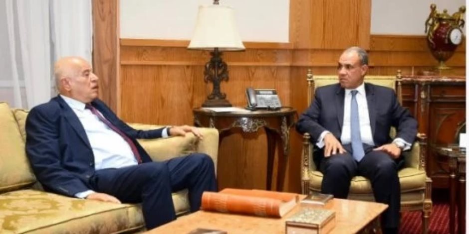 وزير الخارجية يبحث مع أمين سر حركة فتح تطورات الأوضاع بقطاع غزة والضفة