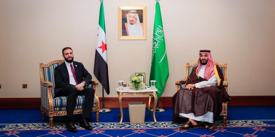 ولي العهد السعودي والرئيس السوري يبحثان في الرياض تعزيز الشراكة وملفات المنطقة   