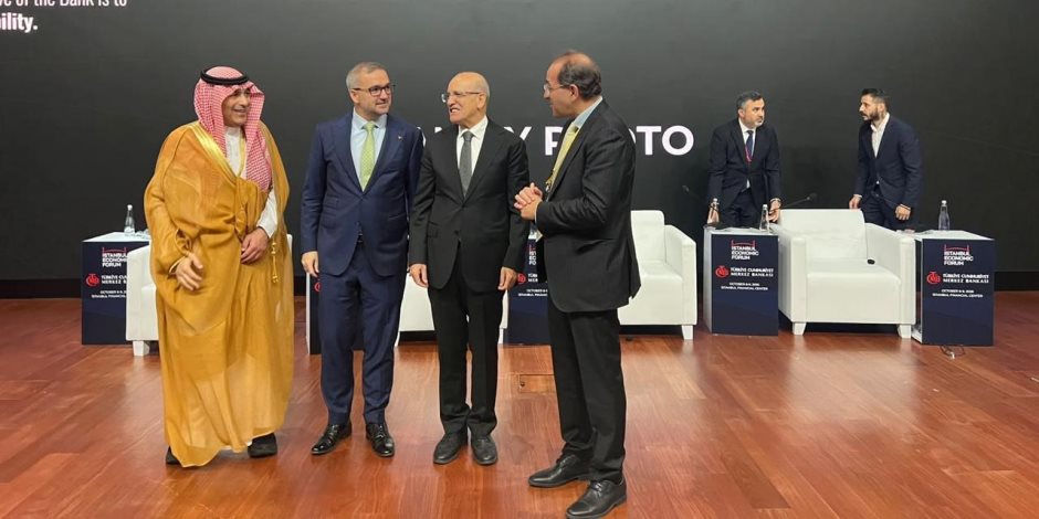 كجوك.. فى لقائه مع وزير الخزانة والمالية التركى على هامش مشاركته بمنتدى اسطنبول الاقتصادى: نتطلع إلى زيادة التعاون الاقتصادى وتبادل الخبرات.. لتطوير السياسات المالية المحفزة للتنمية بالبلدين