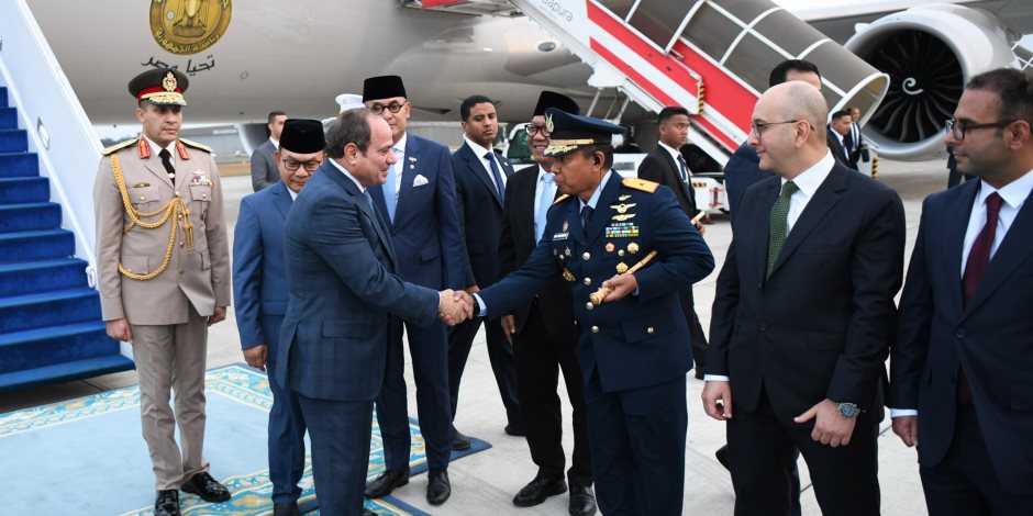 الرئيس السيسي يصل إلى قاعدة حليم العسكرية في جاكرتا في مستهل زيارته الرسمية لأندونيسيا - صور