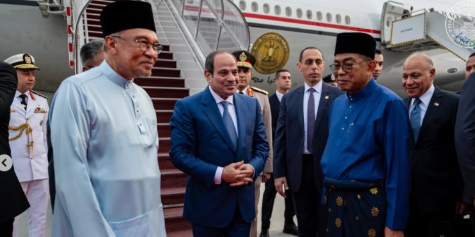 الرئيس السيسي يعرب عن تقديره لحفاوة الاستقبال فى ماليزيا ويدعو رئيس وزرائها لزيارة مصر