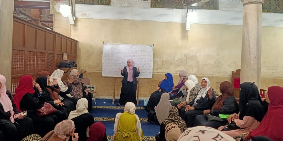 "البحوث الإسلاميَّة" يواصل دروسه الدعويَّة بلغة الإشارة للصُّم وضعاف السمع بالجامع الأزهر