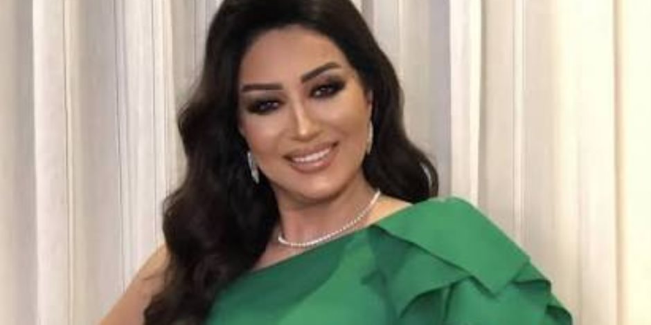تكريم الفنانة وفاء عامر بمهرجان VS-FILM للأفلام القصيرة جدا 