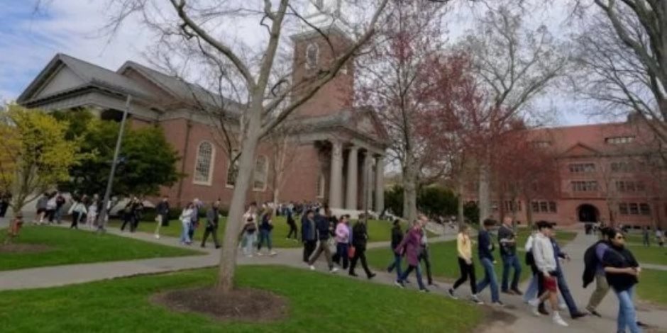 حدث بالفعل .. جامعات أمريكا وكندا تعاقب أساتذتها بسبب فلسطين