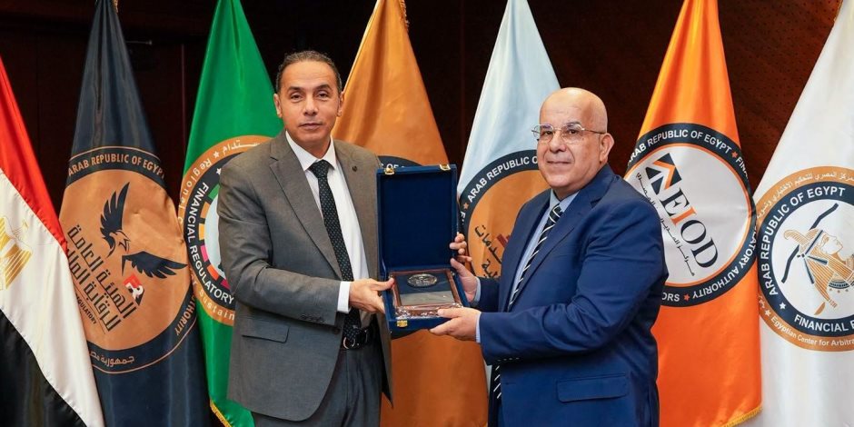 رئيس هيئة الرقابة المالية يستقبل المدير العام لسلطة رقابة التمويل الصغير التونسية