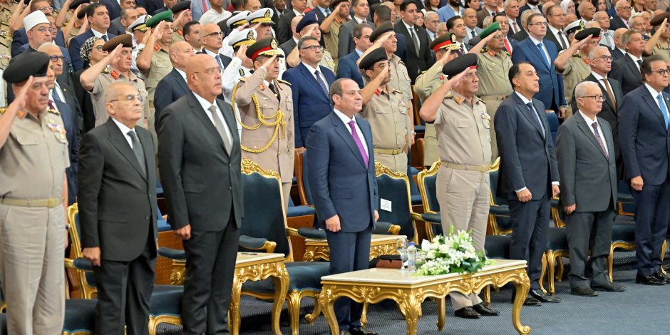 الرئيس السيسى: للدولة دستور وافقنا عليه ولن يمسه أحد