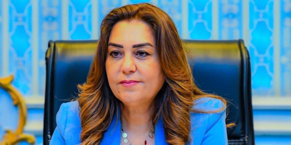 وزيرة التنمية المحلية والبيئة تتابع بدء توريد وزراعة 4800 شجرة لمحافظة السويس