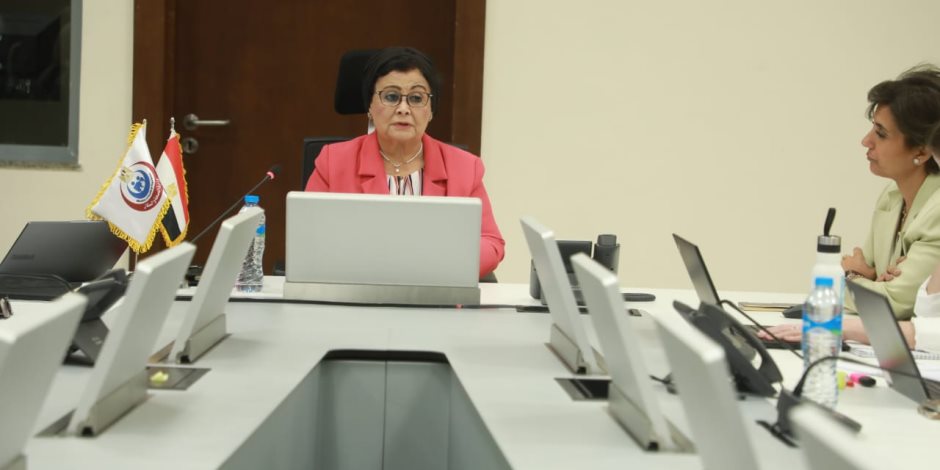  نائب وزير الصحة تترأس اجتماعًا موسعًا لمتابعة تنفيذ المرحلة الأولى من مشروع تطوير مراكز الرعاية الأولية