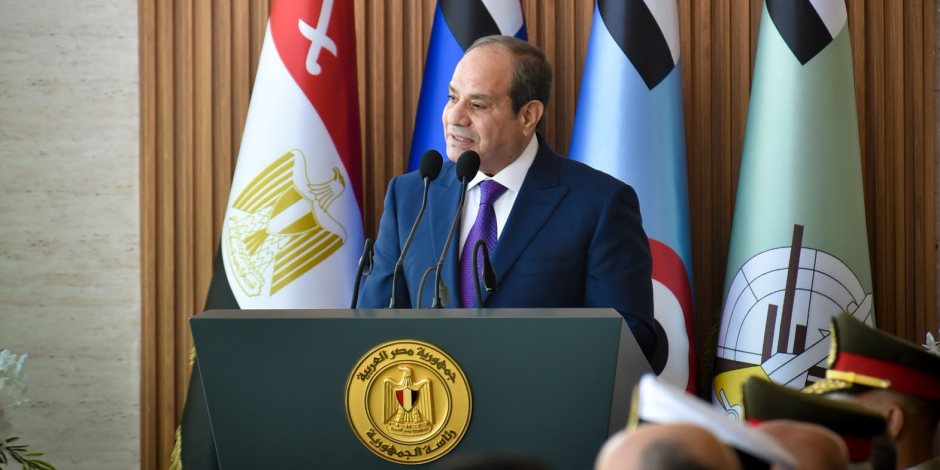 الرئيس السيسي: الكلام عن دور لأهلي أو قرايبي في حكم مصر لا يليق