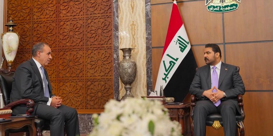 وزير الخارجية يلتقي رئيس الوزراء العراقي .. ويؤكد على أهمية تعزيز الشراكة الثنائية وتضافر الجهود لدعم الاستقرار الإقليمي