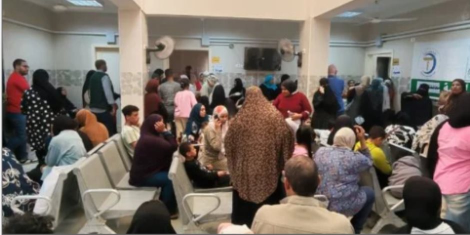 رئيس الوزراء يستعرض نتائج قافلة طبية شاملة بمنطقة غرب المطار بمدينة أكتوبر الجديدة