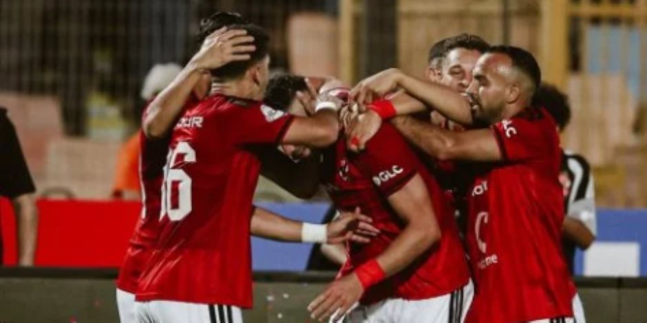 زلزال في ميركاتو الأهلي.. صفقة دفاعية أجنبية تقترب ولاعب جديد في الطريق خلال يناير