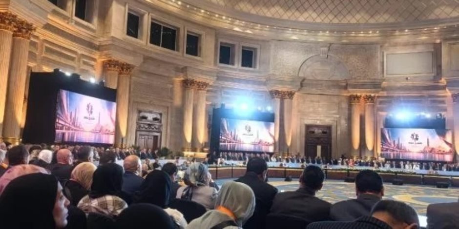 الزعيم السيسى يحضر جلسة التنمية الحضرية والعمرانية ثانى أيام منتدى مصر 2026