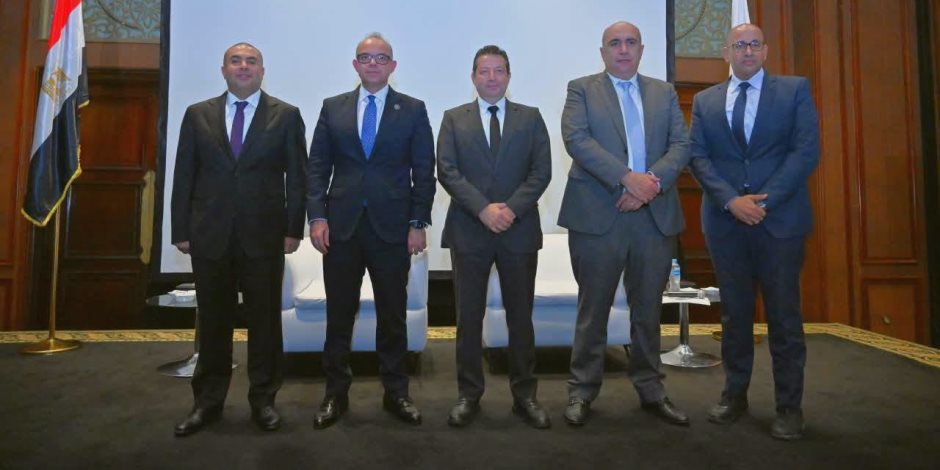 وزير الاستثمار: تطوير خدمات المستثمرين وتسريع حل مشكلاتهم وتعزيز جهود الترويج للصادرات المصرية للأسواق الدولية