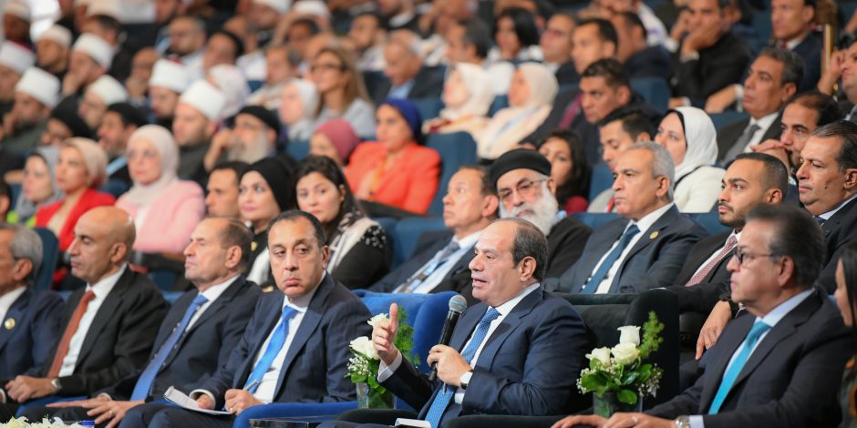 فخامة الرئيس السيسى: الدولة حرصت منذ 2014 على إقرار خطة لمواجهة أزمة الطاقة