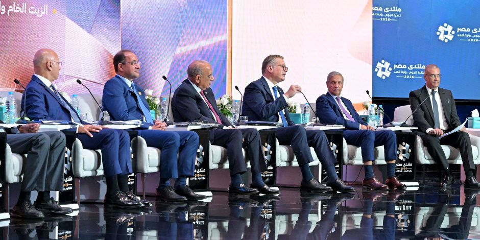 فخامة الرئيس السيسى: الدولة تتحمل الجزء الأكبر من تكلفة الطاقة الحقيقية