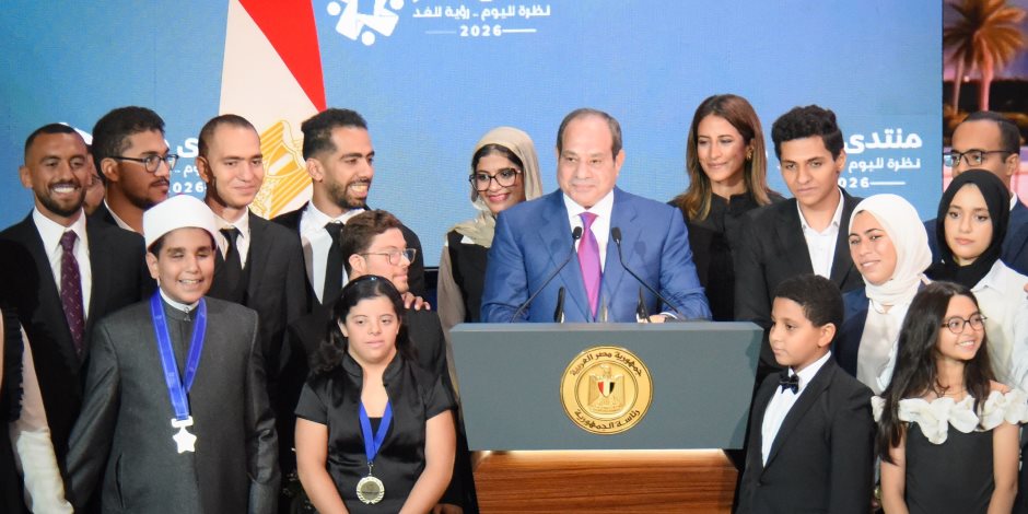 فخامة الرئيس السيسي: تخفيف الأعباء المعيشية وتحسين الخدمات في مقدمة تنفيذ توصيات منتدى مصر