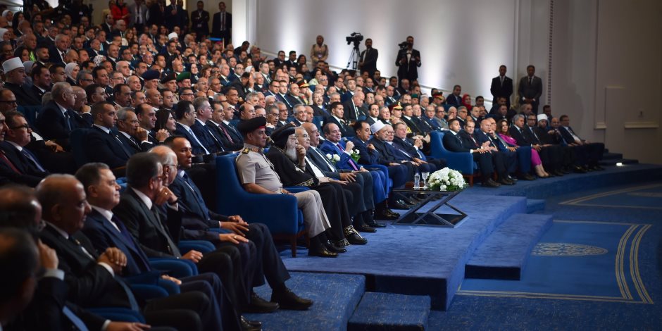 فخامة الرئيس السيسي: لا فصل بين الدولة والشعب.. ومؤسساتنا تعمل لخدمة المواطن