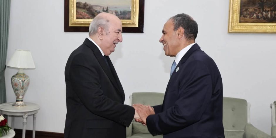 وزير الخارجية يلتقي رئيس الجمهورية الجزائرية 