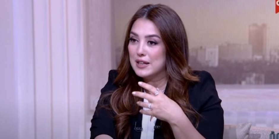 كندة علوش: إغراق الأبناء بالعاطفة يمنحهم الأمان النفسى ولا يفسدهم