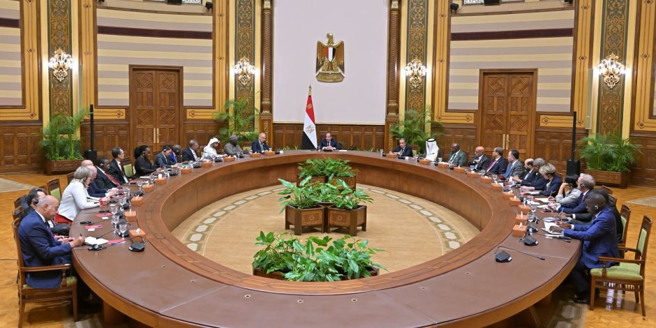 فخامة الرئيس السيسي يؤكد احترام مصر لحق جميع دول حوض النيل فى التنمية