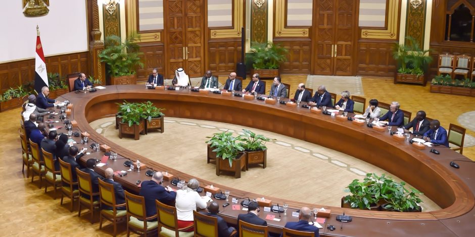 كلمة فخامة الرئيس السيسي خلال استقباله رؤساء الوفود المشاركة بأسبوع القاهرة للمياه