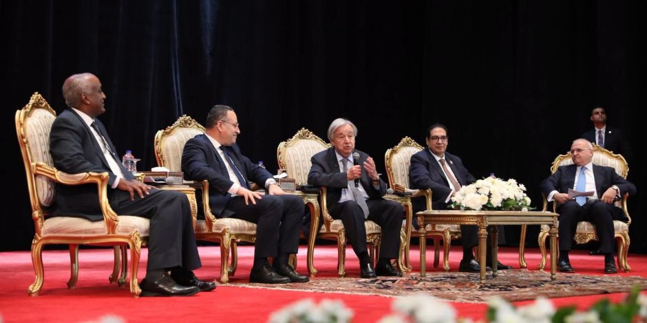 أنطونيو غويتريش يلقي محاضرة تذكارية بجامعة القاهرة احتفالا بيوم الأمم المتحدة.. ويؤكد: مصر جسر للتواصل بين الشعوب والحضارات