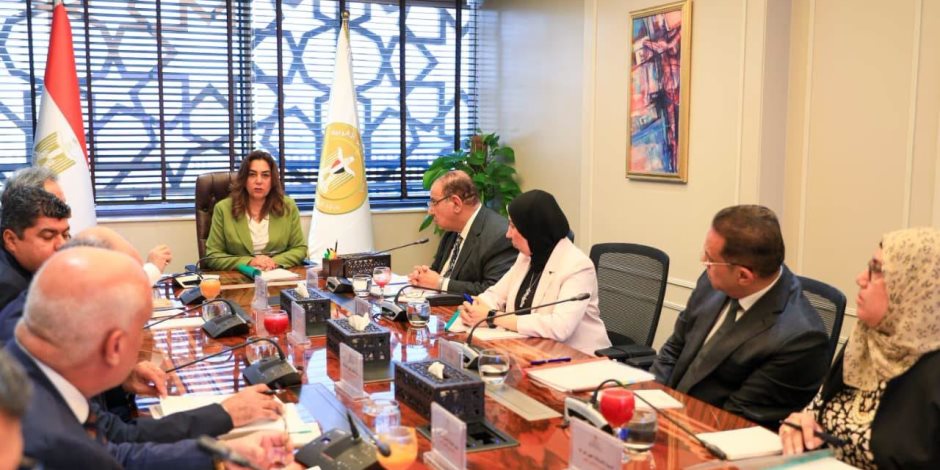 وزيرة التنمية المحلية تترأس الاجتماع الخامس والعشرين لمجلس إدارة صندوق حماية البيئة