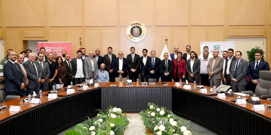 وزير الصناعة يبحث مع «ستارت أب إيجيبت» و21 شركة دعم الصناعة المبتكرة وتوطين التكنولوجيا