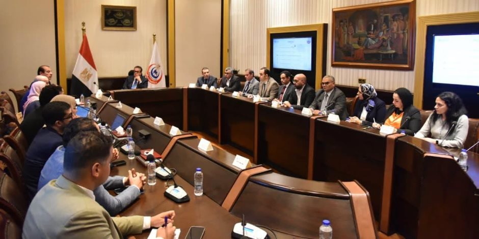 وزير الصحة يبحث مع منظمة الصحة العالمية تطورات الأوضاع الإنسانية في غزة والسودان