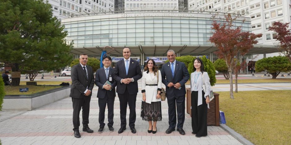 رئيس هيئة الرعاية الصحية يبحث نقل الخبرات الطبية وتطبيق الصرف الآلي للأدوية خلال زيارته لكوريا الجنوبية