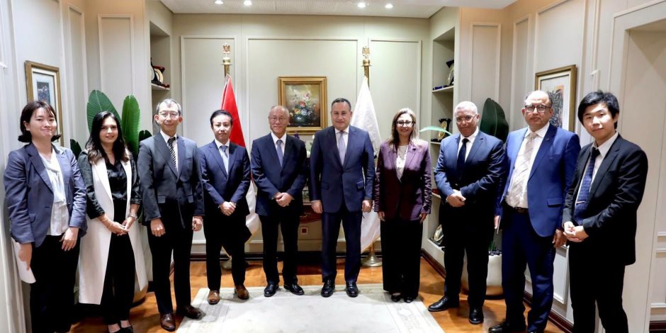 وزير التعليم العالي يبحث مع سفير اليابان تعزيز التعاون والمشروعات المشتركة بين البلدين